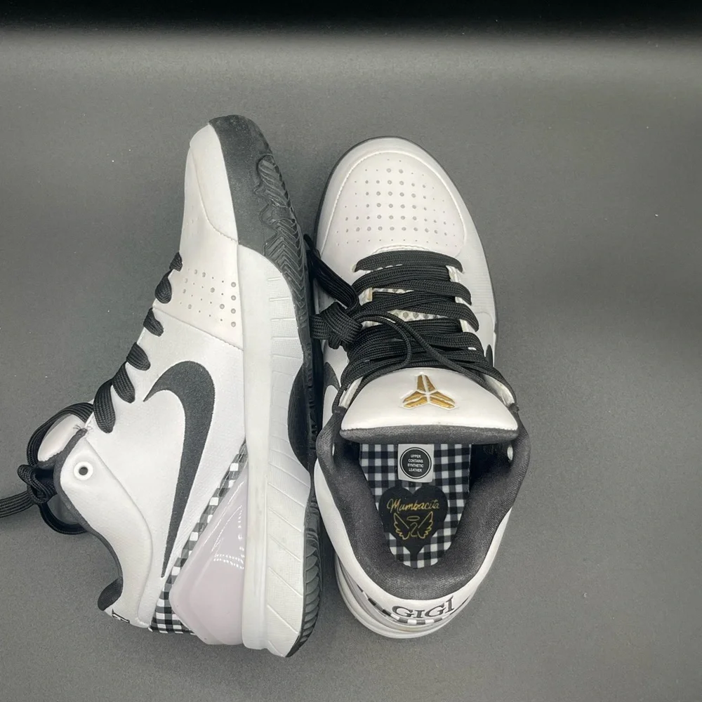 Nike Kids Kobe 4 Protro White and Black Athletic Shoes OBO - Picture 2 of 4